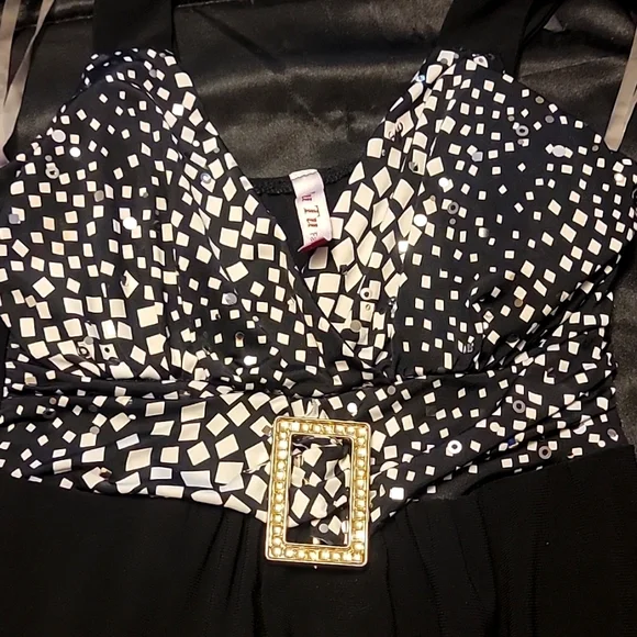 Dressy top - Picture 5 of 8